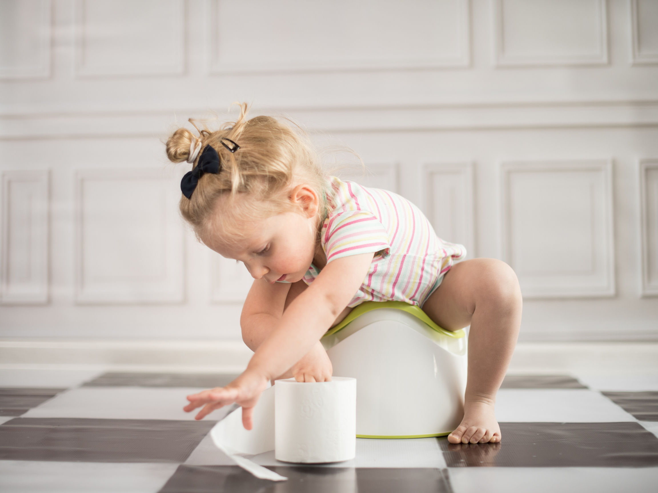 Potty training your toddler when to start and what to expect!